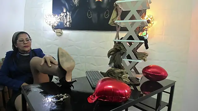 miss lucero1 online show from 15, 2, 2025