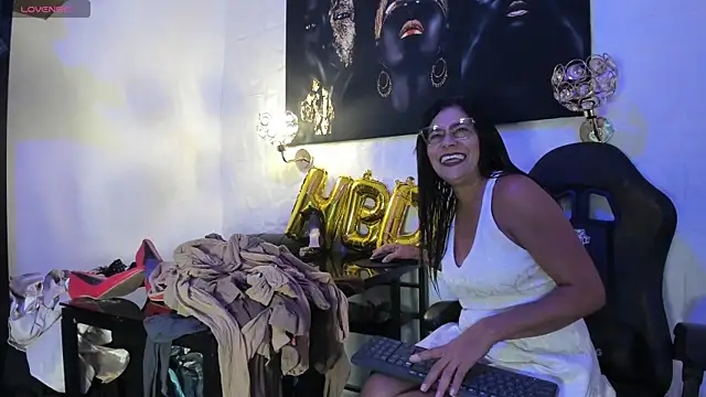 miss lucero1 online show from 6, 10, 2025