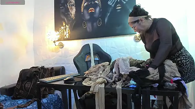 miss lucero1 online show from 11, 10, 2025