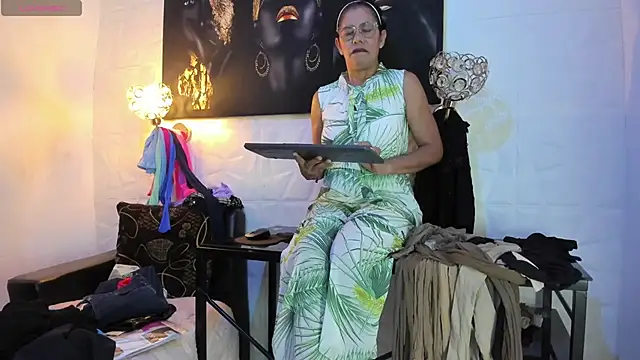 miss lucero1 online show from 29, 10, 2025