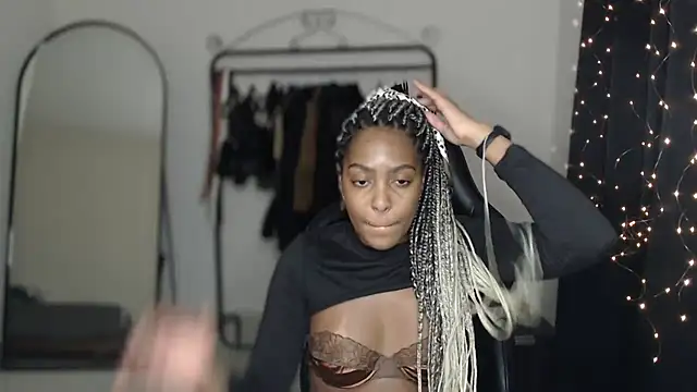 Snapshot of marisilva_br chatting on 24, 10, 2025 marisilva br online show from 24, 10, 2025