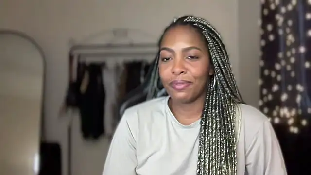 Snapshot of marisilva_br chatting on 1, 11, 2025 marisilva br online show from 1, 11, 2025