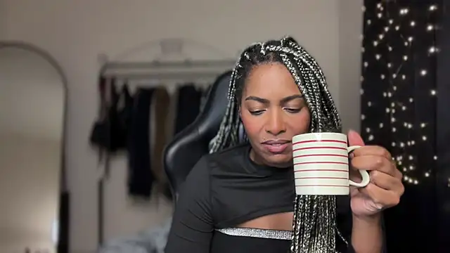 Snapshot of marisilva_br chatting on 11, 11, 2025 marisilva br online show from 11, 11, 2025