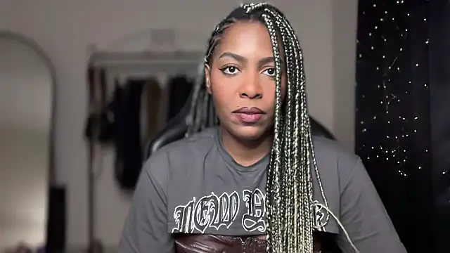 Snapshot of marisilva_br chatting on 12, 11, 2025 marisilva br online show from 12, 11, 2025