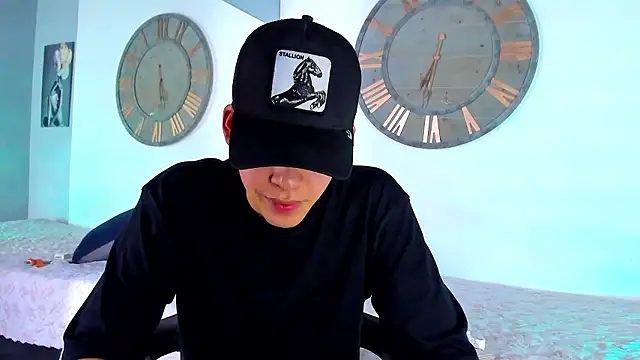 Mike 0233  online show from 6, 12, 2024