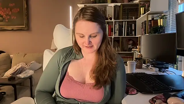 Snapshot of GingerSnap33 chatting on 12, 1, 2025 GingerSnap33 online show from 12, 1, 2025