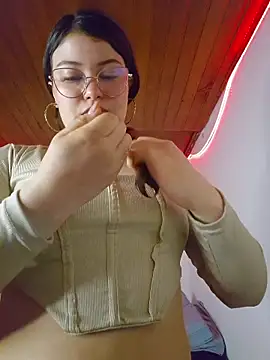 Snapshot of juli05star20 chatting on 19, 3, 2026 juli05star20 online show from 19, 3, 2026