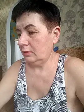NicoleOlla online show from 10, 1, 2025