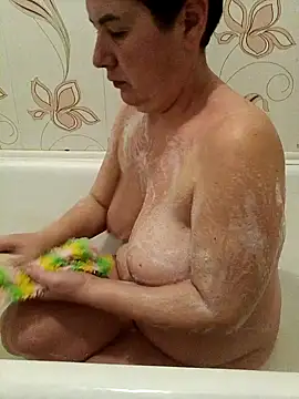 NicoleOlla online show from 3, 2, 2025