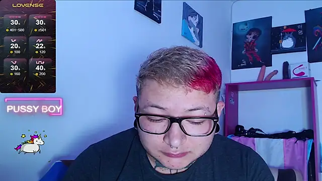 Snapshot of princeFtm chatting on 4, 1, 2025 princeFtm online show from 4, 1, 2025
