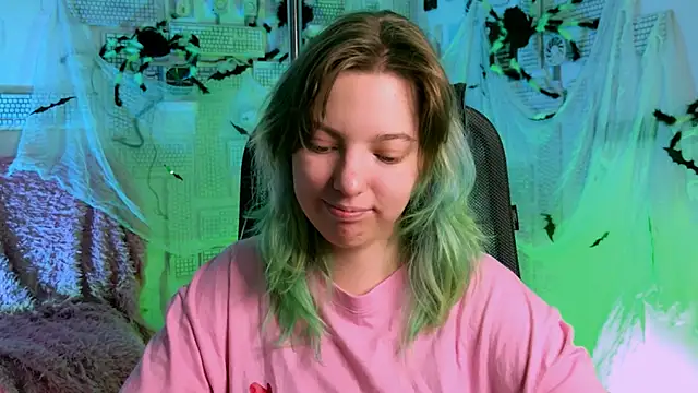 Snapshot of RocKStone_ chatting on 27, 10, 2025 RocKStone online show from 27, 10, 2025