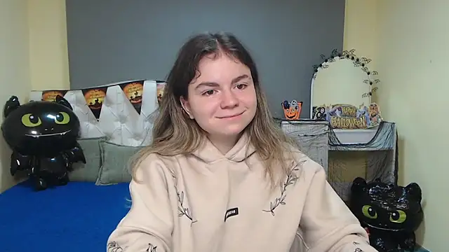 Snapshot of TinaRedly chatting on 1, 11, 2025 TinaRedly online show from 1, 11, 2025