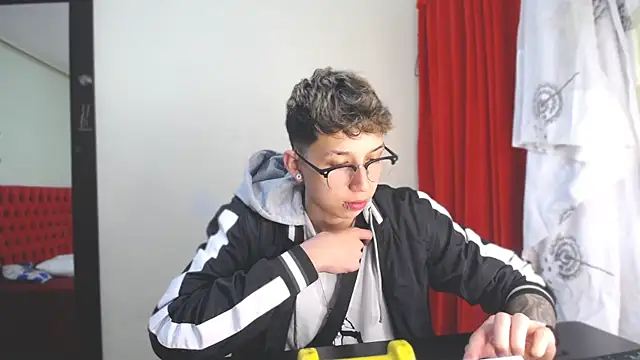  Thomas hot  online show from 8, 1, 2025