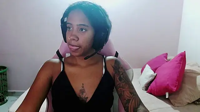 TiffanyRoouse online show from 12, 12, 2024