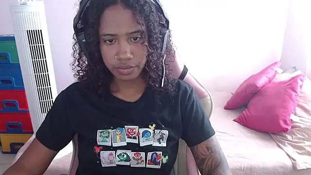 TiffanyRoouse online show from 28, 1, 2025