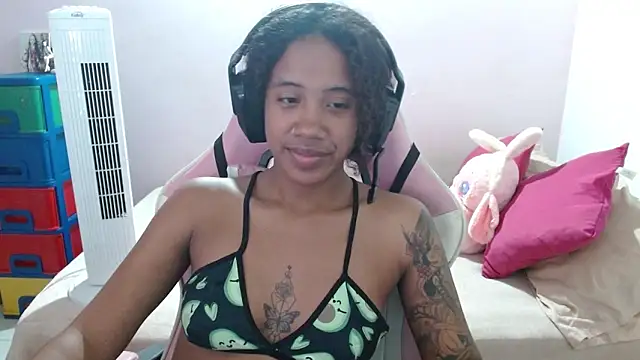 TiffanyRoouse online show from 26, 2, 2025