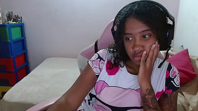 TiffanyRoouse online show from 16, 3, 2025