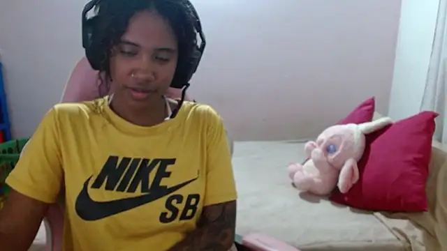 TiffanyRoouse online show from 18, 3, 2025