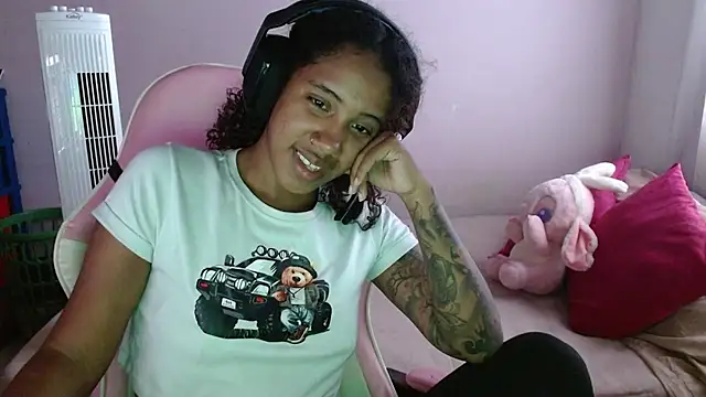 TiffanyRoouse online show from 19, 3, 2025