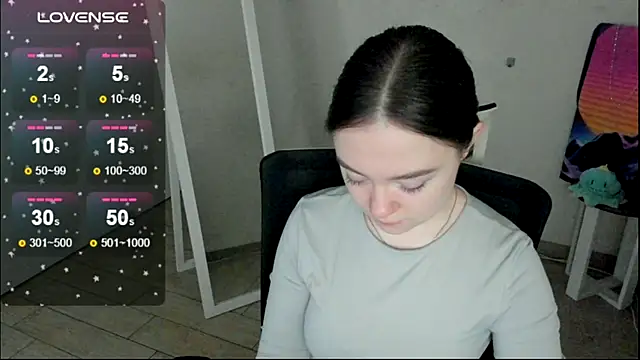 Snapshot of Florence_meow chatting on 4, 12, 2025 Florence meow online show from 4, 12, 2025