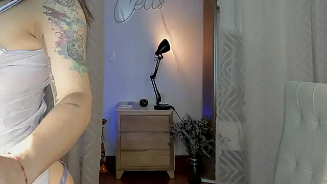 Snapshot of yandracelisofficial chatting on 17, 1, 2025 yandracelisofficial online show from 17, 1, 2025