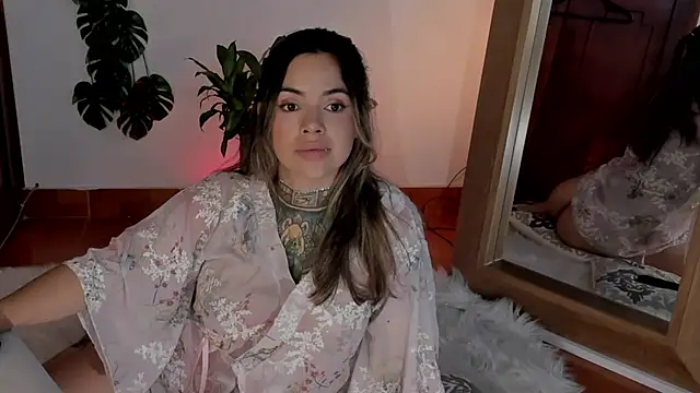 Snapshot of yandracelisofficial chatting on 25, 2, 2025 yandracelisofficial online show from 25, 2, 2025