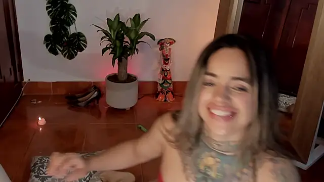 Snapshot of yandracelisofficial chatting on 3, 3, 2025 yandracelisofficial online show from 3, 3, 2025