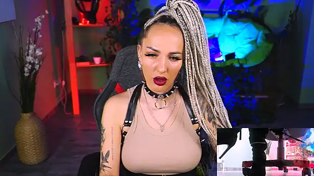 MonicaMaxwel online show from 4, 2, 2025