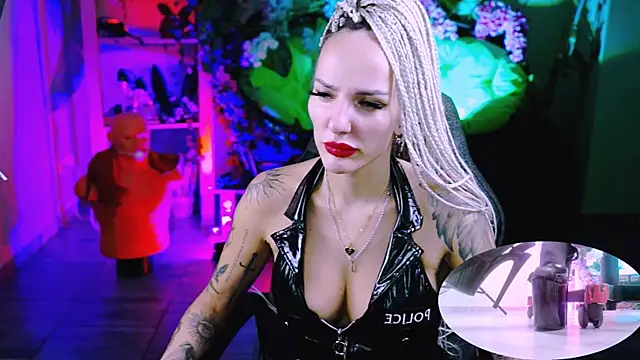 MonicaMaxwel online show from 2, 12, 2025