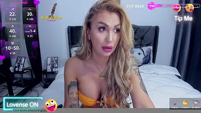 Snapshot of GlossyDiamondX chatting on 11, 10, 2025 GlossyDiamondX online show from 11, 10, 2025