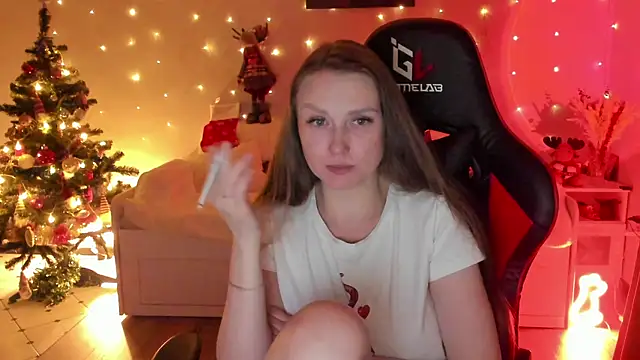 Snapshot of desperatehousewife__ chatting on 13, 1, 2025 desperatehousewife online show from 13, 1, 2025