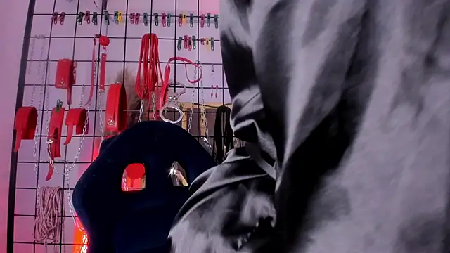 charrlotte quinn online show from 13, 1, 2025