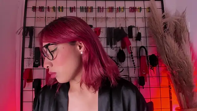 charrlotte quinn online show from 28, 9, 2025