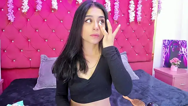 Snapshot of MelodySweett chatting on 9, 3, 2025 MelodySweett online show from 9, 3, 2025