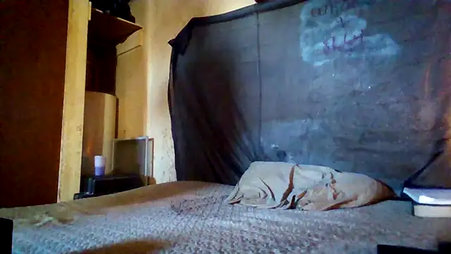 Nightshade7712 online show from 28, 10, 2025