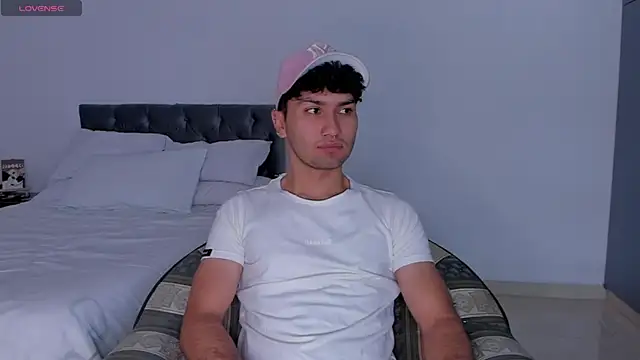 Valerio James7 online show from 3, 12, 2024