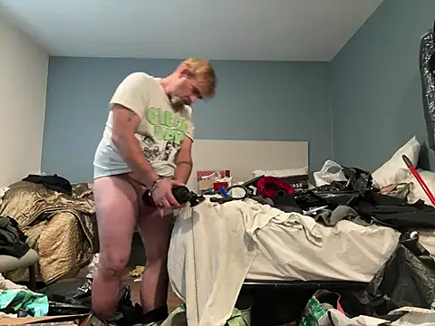 Snapshot of JakTRipr chatting on 4, 3, 2025 JakTRipr online show from 4, 3, 2025