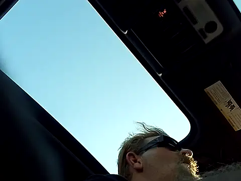 Snapshot of JakTRipr chatting on 16, 3, 2025 JakTRipr online show from 16, 3, 2025