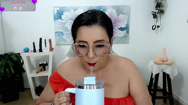 mom hot   online show from 10, 2, 2025