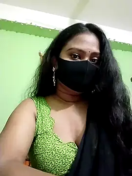 Idhika Paul online show from 3, 2, 2025