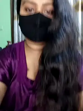 Idhika Paul online show from 3, 2, 2025
