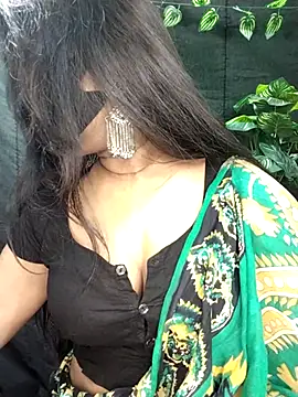 Idhika Paul online show from 19, 11, 2025