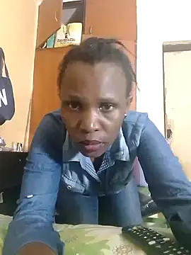 Snapshot of queenchampe chatting on 12, 3, 2025 queenchampe online show from 12, 3, 2025