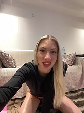 LuisaBecker online show from 26, 12, 2024