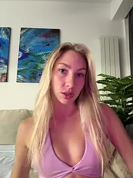 LuisaBecker online show from 20, 10, 2025