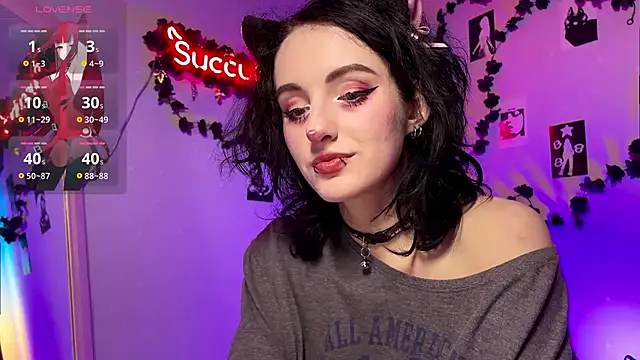 Snapshot of Alice_Succuby chatting on 18, 10, 2025 Alice Succuby online show from 18, 10, 2025