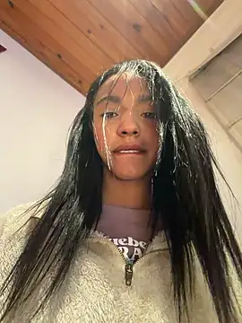 Snapshot of xenia_golden chatting on 21, 3, 2026 xenia golden online show from 21, 3, 2026