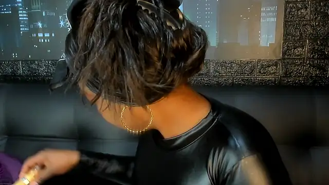 Charlotte  Brown  online show from 21, 10, 2025