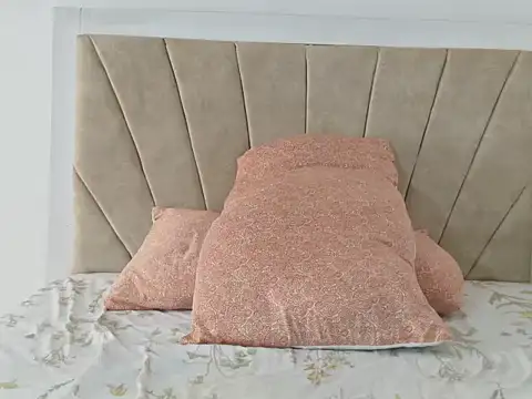 Snapshot of petitechocolate964 chatting on 1, 2, 2025 petitechocolate964 online show from 1, 2, 2025