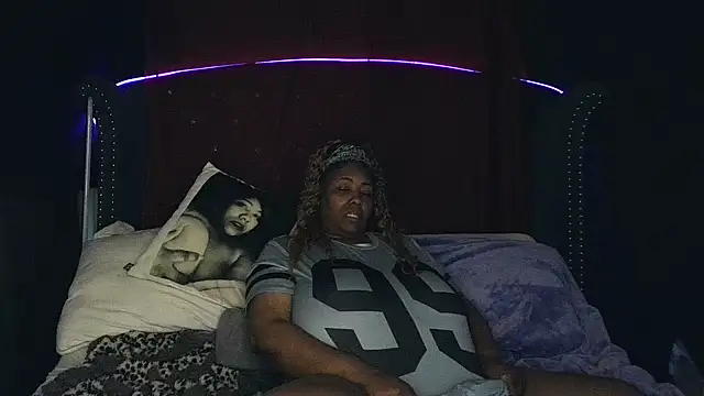 Snapshot of msyvette1970@xh chatting on 30, 11, 2025 msyvette1970xh online show from 30, 11, 2025